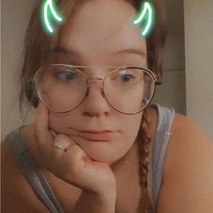 Meet your Posher, Lauren